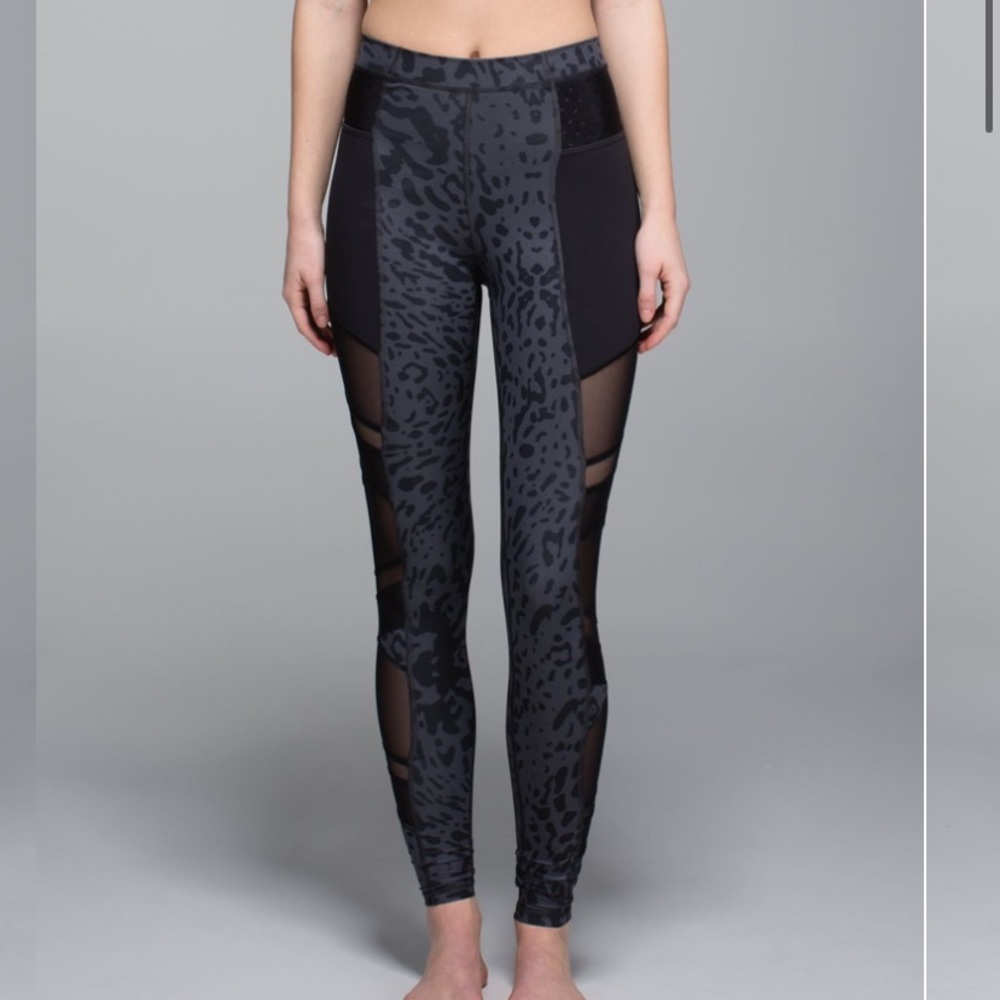 Lululemon Just Breathe Pant Animal Swirl Deep Coal Light / Black